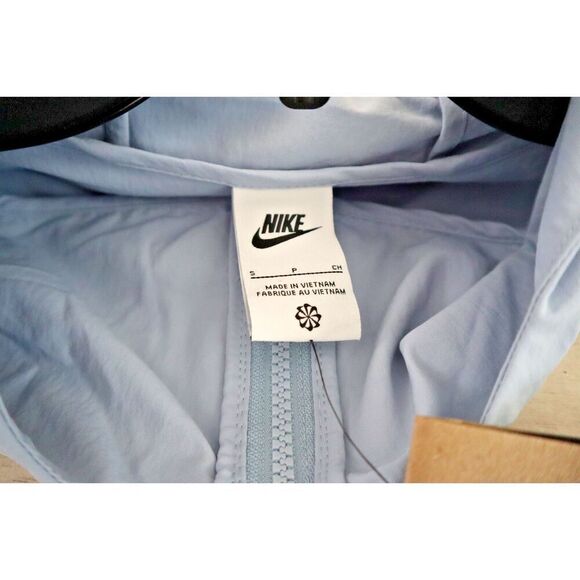 Nike FN3669-440 Women's Sz S Light Blue Oversized Trend Woven Jacket - Picture 3 of 12